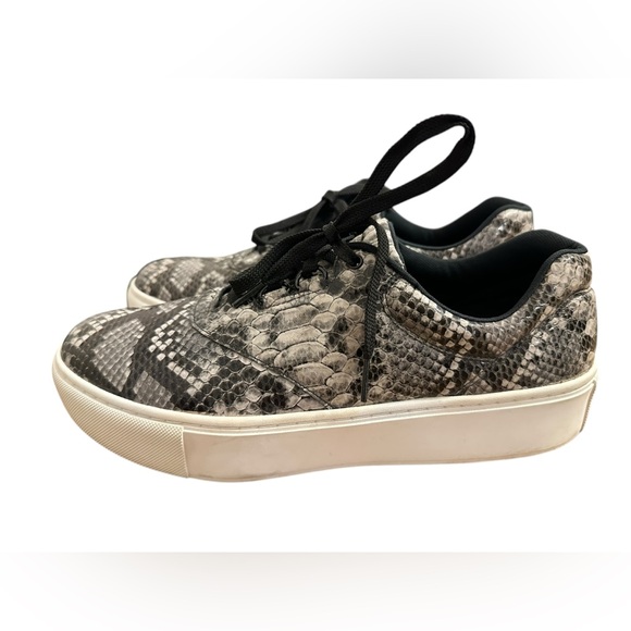 SAS Free Rein Mamba Python Print Lace Up Sneakers Black Women's Size 12 M - Picture 2 of 9